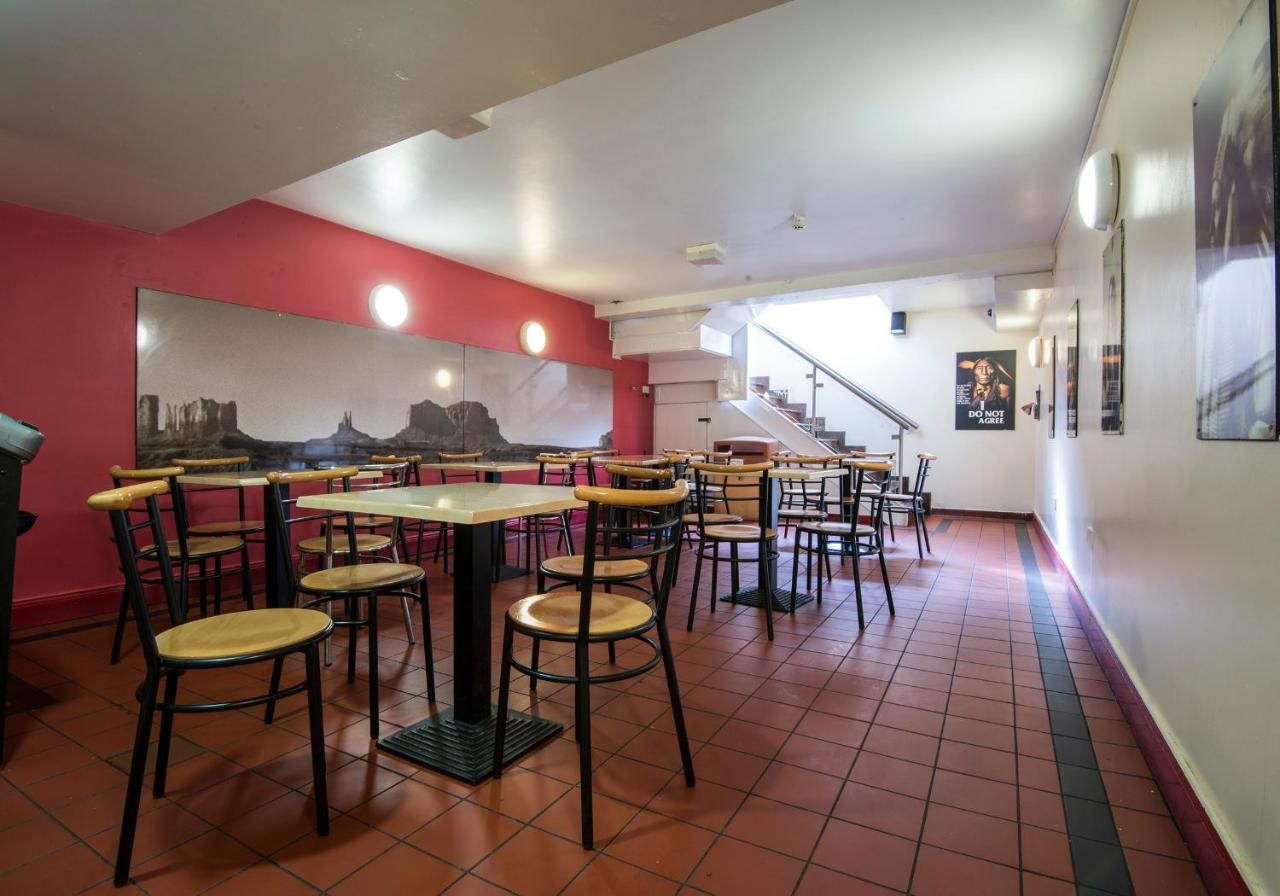 Хостелы The Apache Hostel Дублин