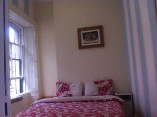 Хостелы The Apache Hostel Дублин Двухместный номер с 1 кроватью и общей ванной комнатой-2